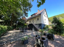 Platell Ferienhäuser Harz Lonau, hotel v destinaci Herzberg am Harz