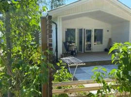 Newly built cottage the East Coast's Riviera