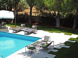 Villa Oasis with Large Pool Athenian Riviera Lagonissi, ubytování v soukromí v destinaci Lagonisi