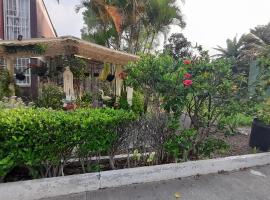 Sweet Home, hotel with parking in Amatitlán