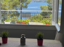 SERENITY yard apartment, villa in Poros