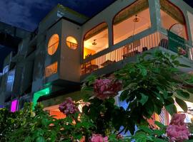 Crossroads Hostel 1980, pet-friendly hotel in Mysore