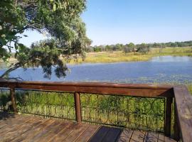 Nako Okavango Guesthouse, hotel di Ntabis
