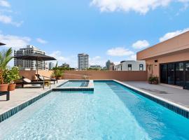 HiBird- Apartment and Suites Hotel, hotel near Contemporary Art Museum, San Juan