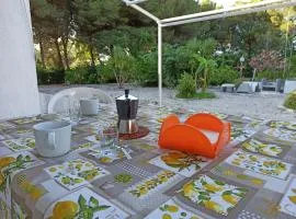 Casa dei Nonni by Briciole di Gusto - 3000mq di relax in giardino a 1500m dal mare