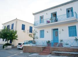 Areti's Captain's House with Private Terrace, παραλιακή κατοικία στο Γαλαξίδι