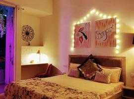 Paris Suite By Hey Studio's，位于加济阿巴德的酒店