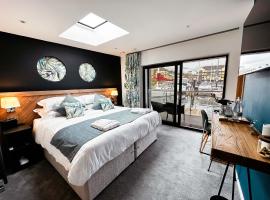Rooms at The Deck, Penarth, hotel near Red Dragon Centre, Cardiff