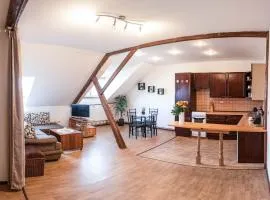 Podkrovní apartmán s výhledem na náměstí