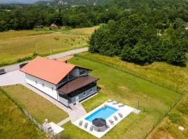 Stunning Home In Klanac With Kitchen