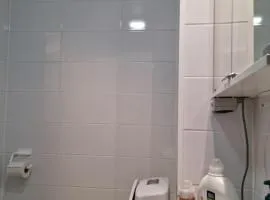 Kompakti yksiö numero 3 pienkerrostalossa