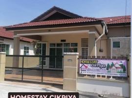 Homestay CikPiya, hotel s parkiralištem u gradu 'Kuala Kedah'