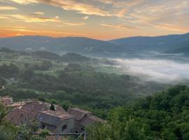 Casa di pietra, villa em Castelnuovo di Val di Cecina