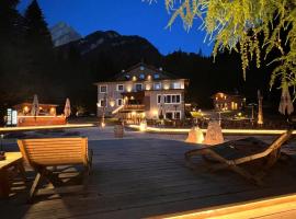 Chalet Queen, hotell i Canazei