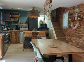 Charmante maisonnette proche plage, pet-friendly hotel in Fréjus