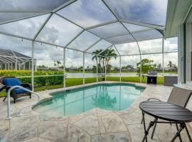 Sunny Fort Myers Home with Heated Pool!, alquiler vacacional en Fort Myers