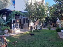 CASA AGATA A DUE PASSI DAL MARE, apartamento em Santa Marinella