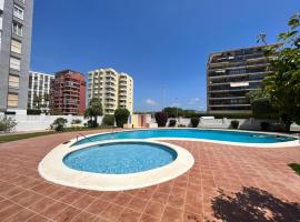 Calpe apartamento 70m playa jardin piscina wifi aire、カルプのホテル