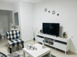 Techas City Center Luxurious Suites & Rooms, гостьовий будинок у місті Прая