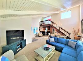 Luv Oceanside-1 House to Beach, hotel com jacuzzi em San Diego