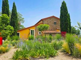 Podere La Gualda Vecchia alloggi di charme immersi nel Giardino Emozionale outdoor SPA, lodging in Monteverdi Marittimo