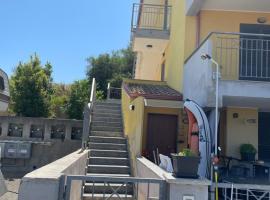 Residence Il Faro, hôtel avec parking à SantʼAndrea Apostolo dello Ionio