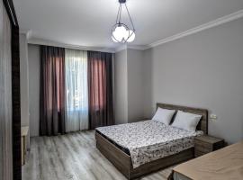 Corner house, vacation home in Kobuleti