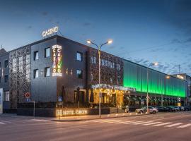 HOTEL EUROPA, hotel mesra haiwan peliharaan di Komárno