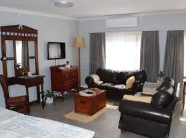 Giraffe's Rest, Self Catering Studio Apartment