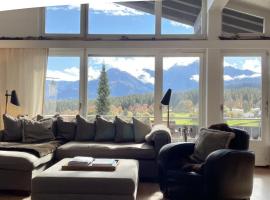 Luxury Alpine Retreat with Wellness Area, lúxushótel í Flims