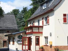 Landgasthaus Alter Posthof, hotel com estacionamento em Halsenbach