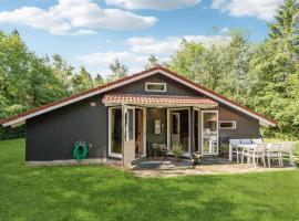Beautiful Home In Herning With Wifi – domek wiejski w mieście Herning