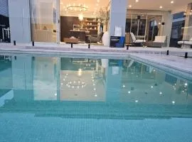 4 bedroom 8 guest