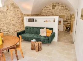 Studio Spacieux de Caractère