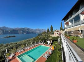 Hotel Roma Aparthotel, serviced apartment in Malcesine