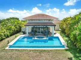 Stunning 3-Bedroom Villa with Pool, Jacuzzi and Maid near Bavaro Beach