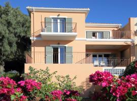 Villa Melias, luxurious villa with superb view of the islands, 400 m from the sea, hytte i Nydri
