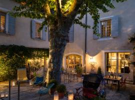 La Maison Sur La Sorgue - Esprit de France, hotel v destinácii LʼIsle-sur-la-Sorgue