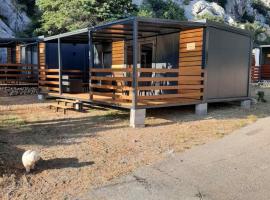 Mobile Home Marta, camping à Senj