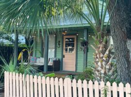 3BR/3BA Charming Key West Style Home in Downtown Saint Augustine, готель у місті Сейнт-Огастін