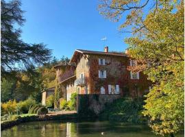 Manoir de Tourville, bed & breakfast i Les Halles