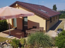 Apartmány Audy 2, family hotel in Mníšek pod Brdy