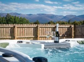 Snowmass Lodge - hot tub in Aviemore, hotel Aviemore-ban