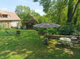 Domaine de la Folicoeur, מקום אירוח B&B בSainte-Colombe-près-Vernon