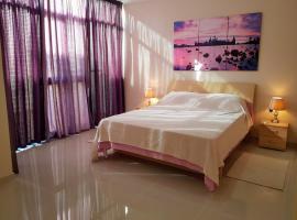 Charming apartment-wifi-sleeps 5, alquiler vacacional en Marsaskala