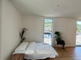 The R Apartment Passwang, KLIMA, NEU, Balkon, Parking, hotel em Balsthal
