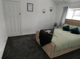 3 bedroom house, hotell i Grays Thurrock