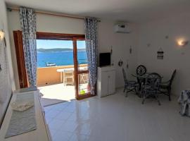 Appartamento Oltremare vista mare, hotel em La Maddalena