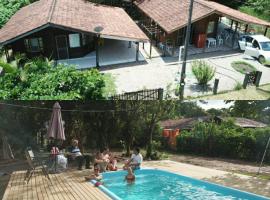 Chalés do Atlântico Sc, khách sạn ở Itapoa