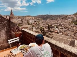 Jama's Panoramic Estate Modica, country house in Modica